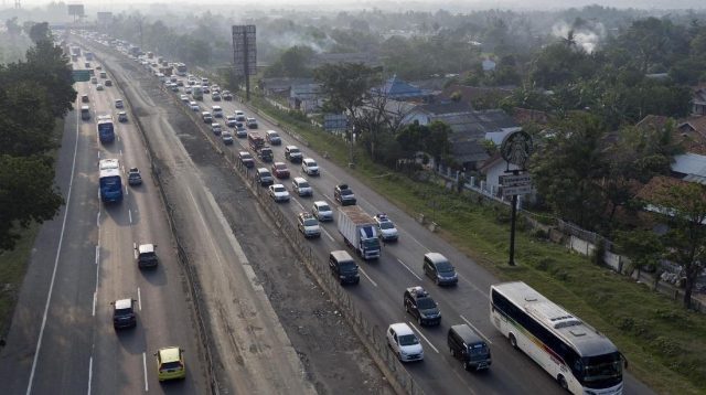 Jelang Tahun Baru 2023: Lalu Lintas Jalan Tol Lancar, Lalu Lintas Jagorawi Macet Di Km 10