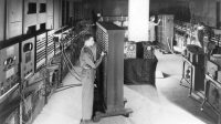 komputer pertama ENIAC