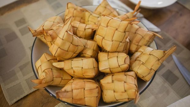 ketupat lebaran makanan khas lebaran, cara membuat ketupat lebaran