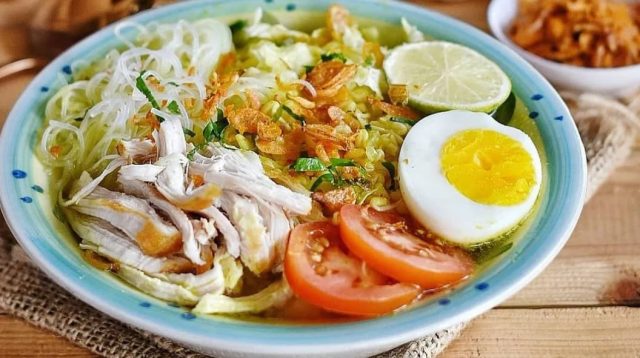 menu dan resep soto ayam berkuah untuk sahur dan berbuka