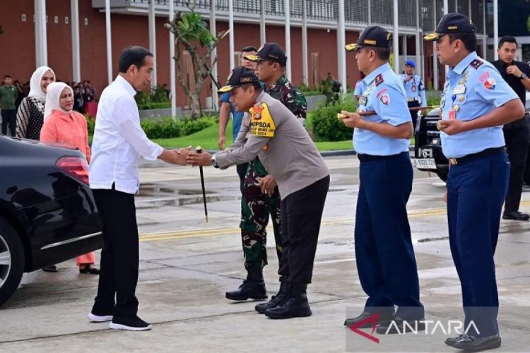 presiden jokowi hari libur nasional