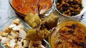 masakan makanan khas lebaran pendamping ketupat