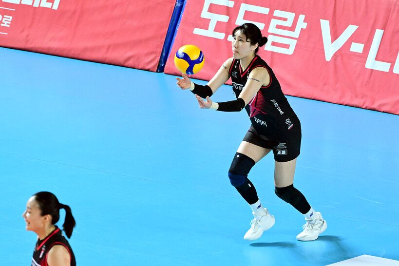 Liga Voli Korea – Disebut Pemain Kunci oleh Pelatih, Kapten Red Sparks Puji Posisi Megawati-Bukilic secara Tak Langsung Tanpa Terobsesi Kemenangan Beruntun