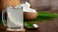 5 Kondisi yang Tidak Dianjurkan Minum Air Kelapa
