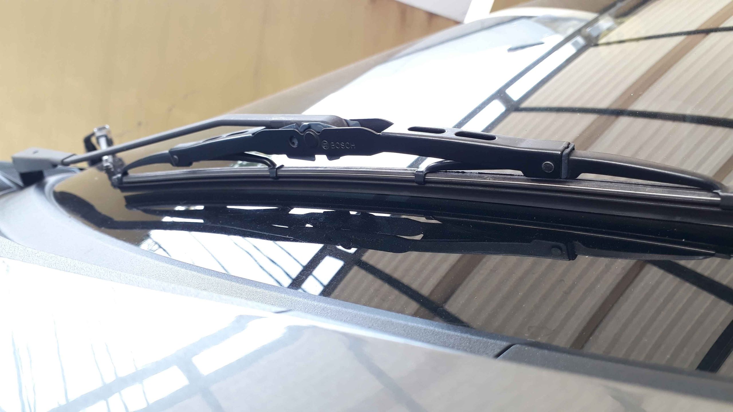 3 Cara Merawat Wiper Mobil Agar Awet, Jangan Lakukan Kebiasaan Ini