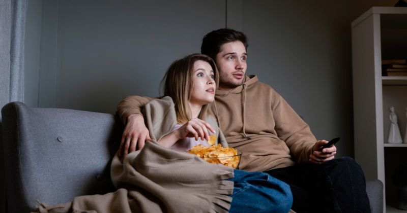 8 Rekomendasi Film Romantis untuk Ibu Hamil