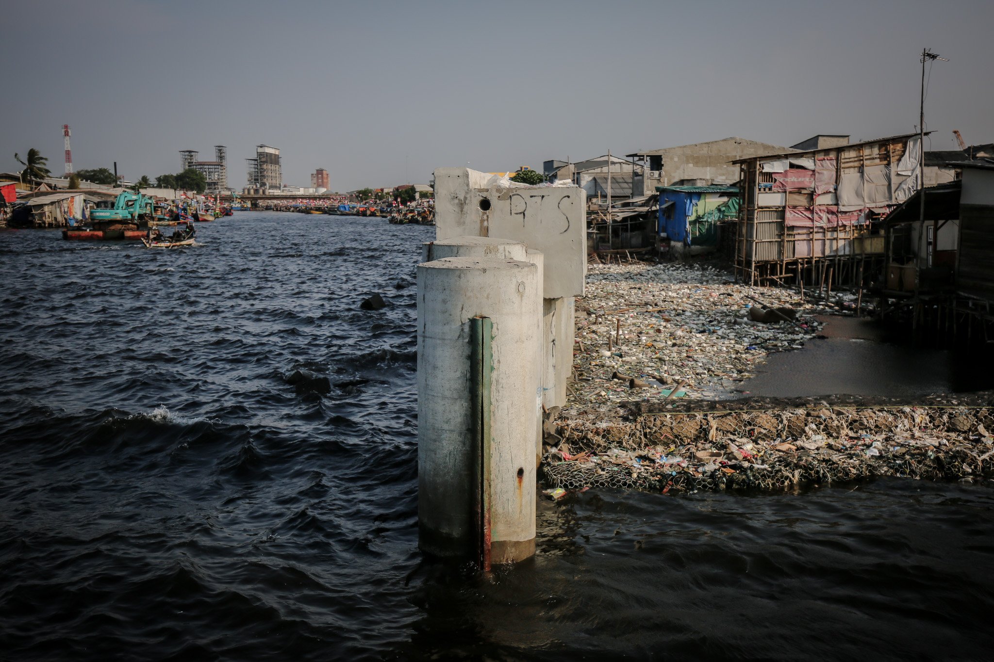 Prabowo Akan Bangun Tanggul Raksasa 700 Km dari Banten hingga Jawa Timur