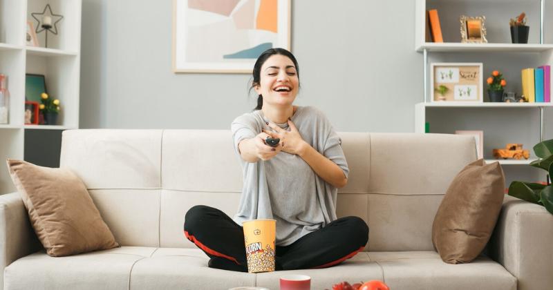 10 Rekomendasi Film untuk Meningkatkan Mood Ibu Hamil