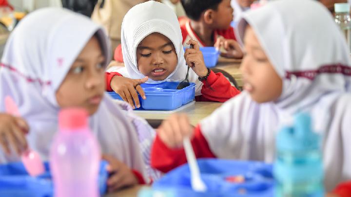 Satu Bulan Pelaksanaan Makan Bergizi Gratis, Komisi X DPR Sebut Belum Tepat Sasaran