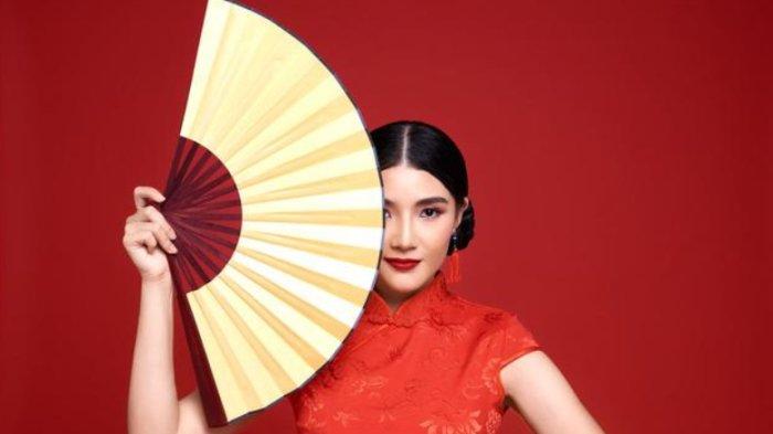 4 Padu Padan Aksesori yang Cocok untuk Busana Imlek,Bikin Tampilan Makin Mengesankan