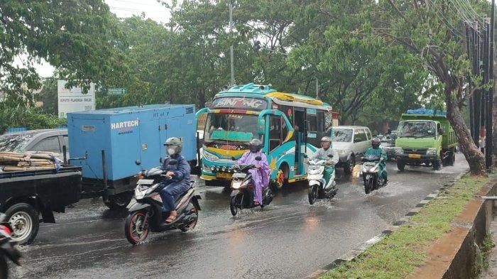 Trik Aman Saat Mobil Matik Berhenti Dianjakan, Transmisi Jadi Aman