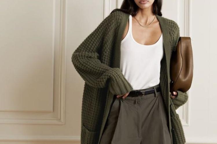 Ide Outfit Modis Pakai Cardigan Rajut Oversized