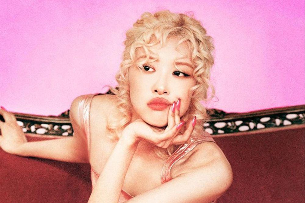 Tampil dengan Rambut Blonde, 7 Gaya Makeup Idol Korea Curi Perhatian