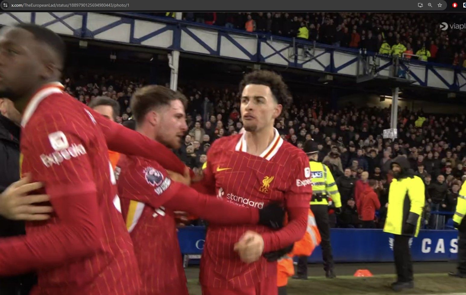 Everton Vs Liverpool Ribut-Ribut di Akhir Laga, Legenda Man United Dukung Curtis Jones