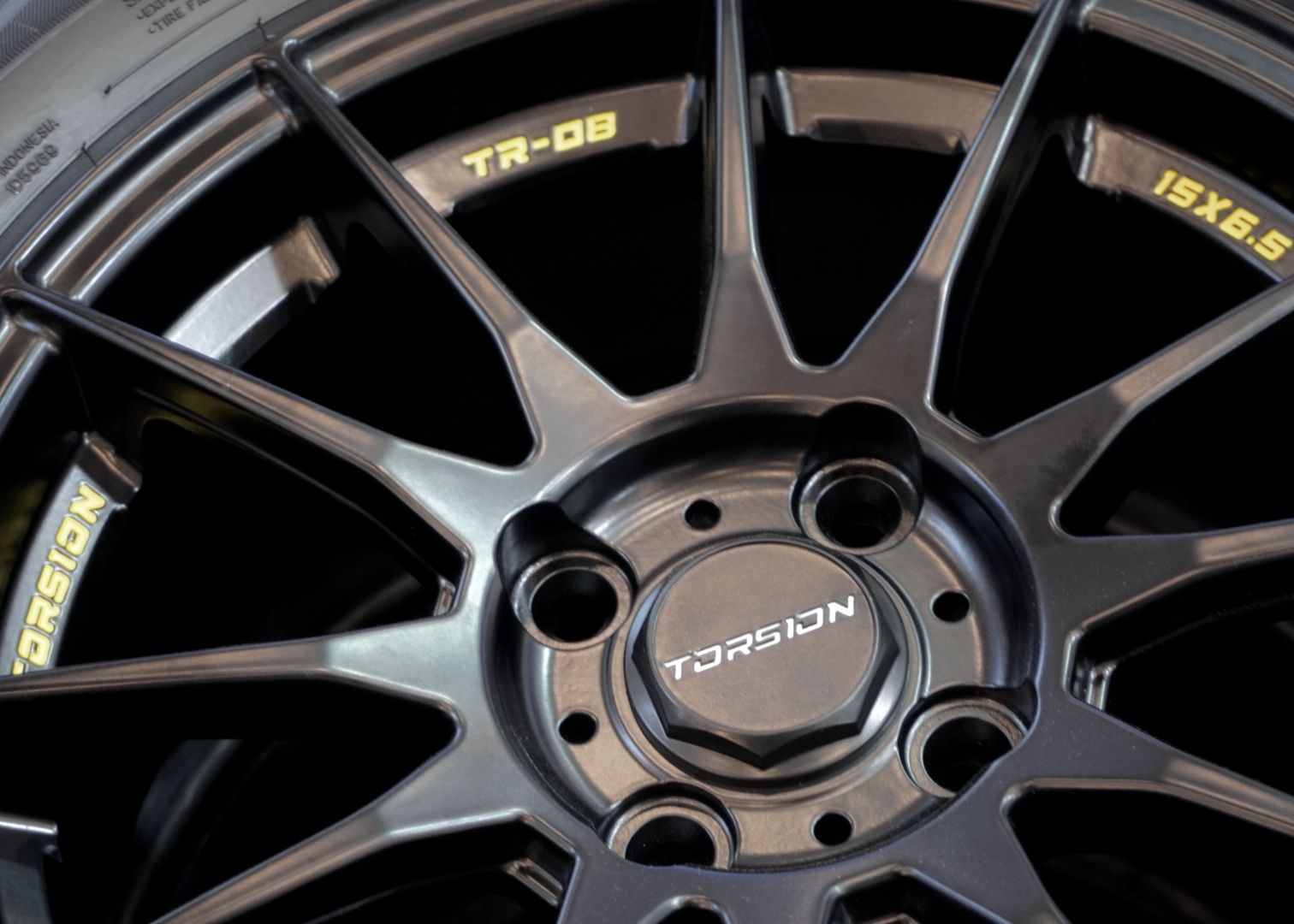 Sebelum Dibeli, Simak Dulu Ciri-ciri Pelek Mobil Aftermarket yang Bagus