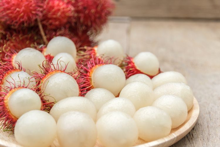 Orang yang Harus Mengurangi Makan Rambutan, Siapa Saja?