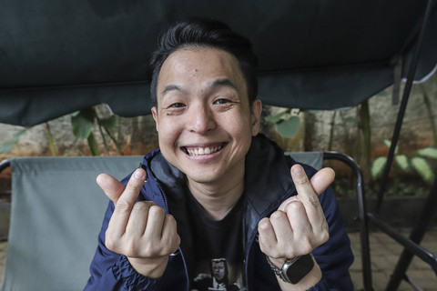 Ernest Prakasa Hilangkan Skill Akting Vino G Bastian di Film Lupa Daratan