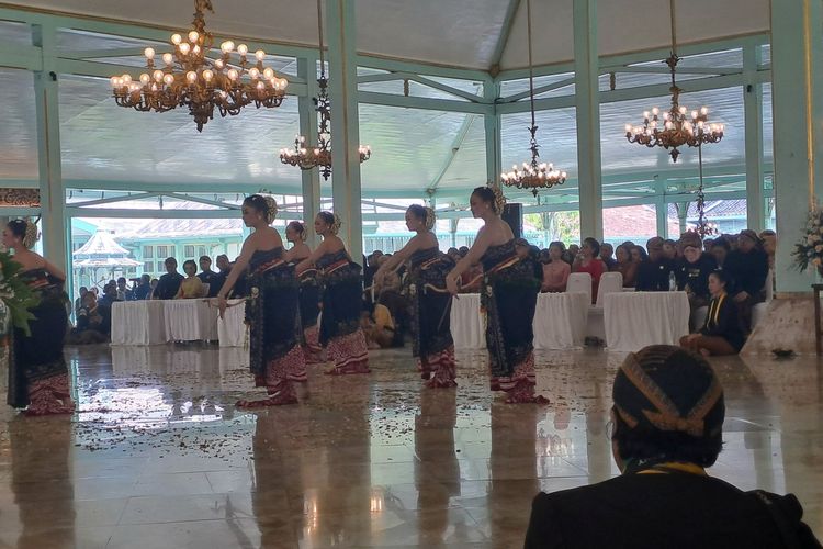 Peringatan Kenaikan Takhta Ke-3 KGPAA Mangkunegara X Berlangsung Khidmat di Pura Mangkunegaran