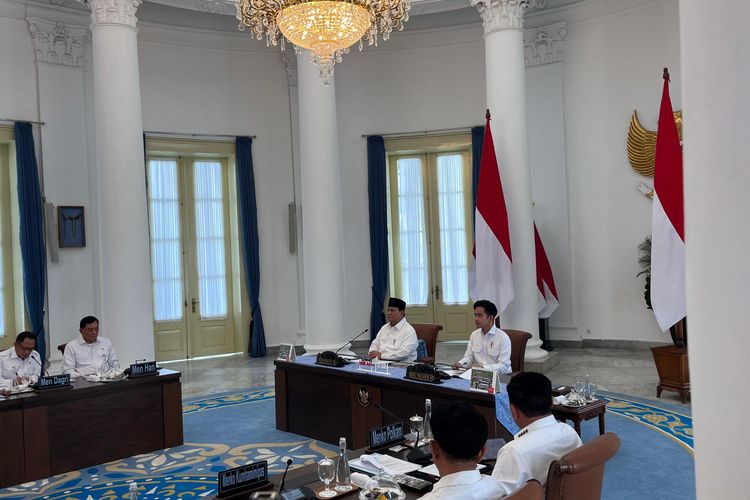 Didampingi Gibran, Prabowo Pimpin Sidang Dewan Pertahanan Nasional