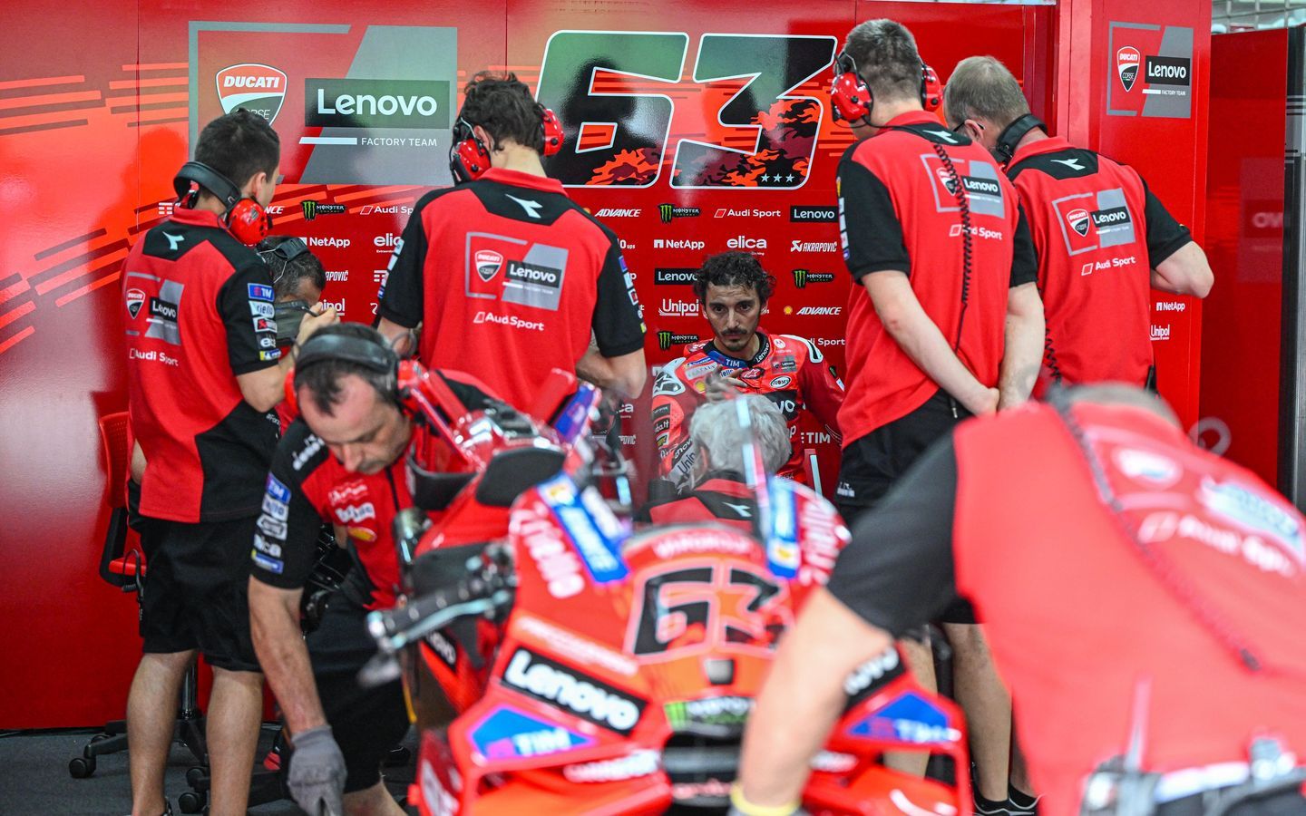 Hasil Tes Pramusim MotoGP 2025 – Kehadiran Marc Marquez Ternyata Permudah Hidup, Pecco Bagnaia pun Tunjukkan Kecepatan Asli