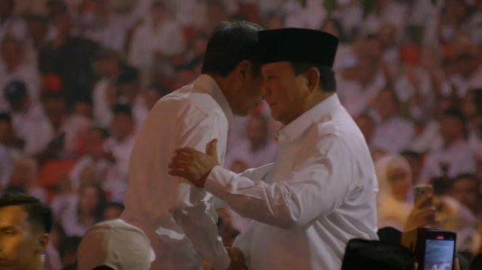 Tanda Loyalitas,Berikut Makna Hadiah Keris Bersarung Emas dari Prabowo ke Jokowi