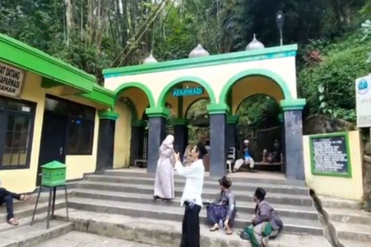 Tradisi Jelang Ramadhan, Makam Syekh Abdul Muhyi dan Goa Safarwadi Tasikmalaya Favorit Lokasi Ziarah