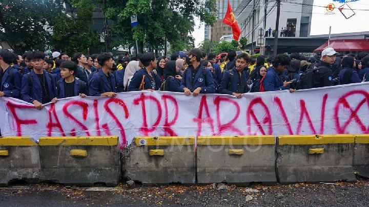 Demo Indonesia Gelap, BEM SI Tuntut Prabowo Copot Menteri Satryo Soemantri Brodjonegoro