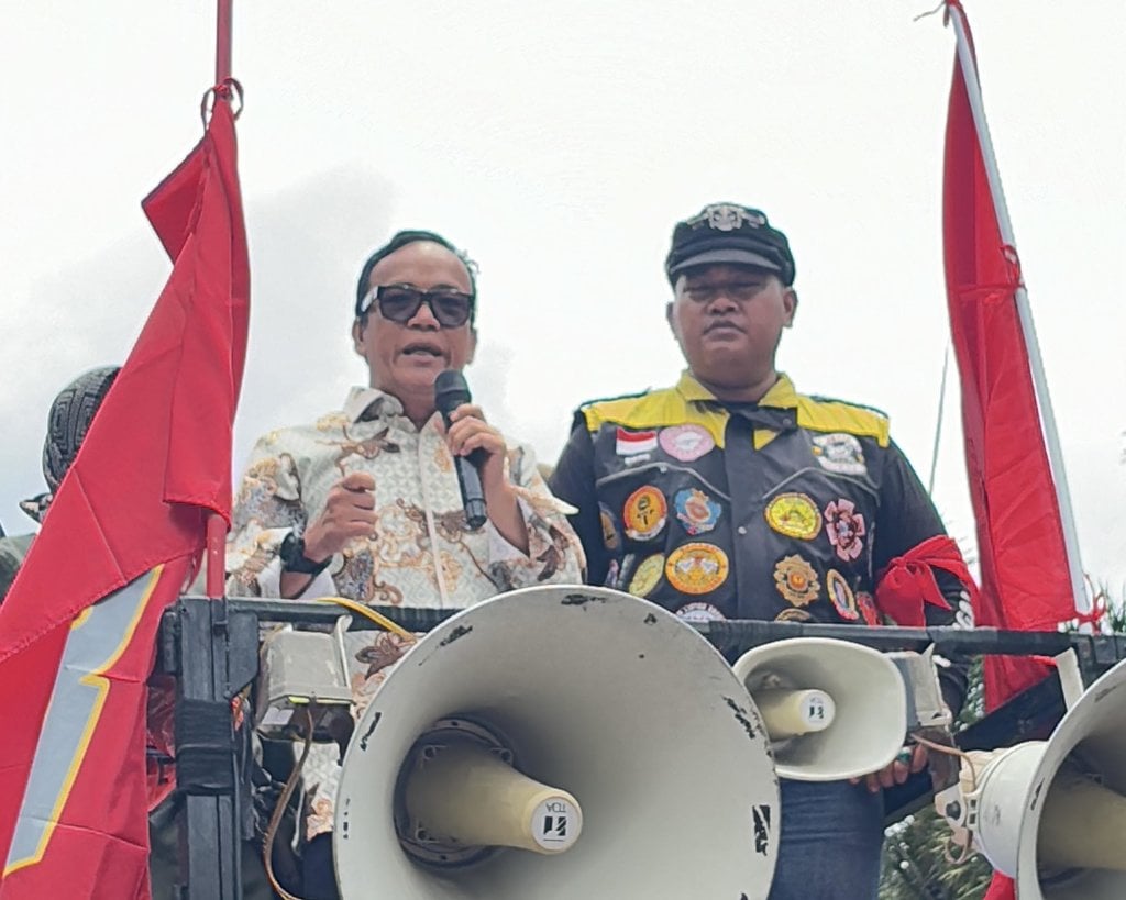 Wamenaker: Negara Paksa Aplikator Beri THR Ojol Berupa Uang