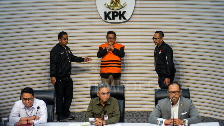 Hasto Kristiyanto Ditahan KPK: Yusril Sebut Tak Bisa Intervensi, Guntur Romli Nilai Tidak Ada Urgensinya