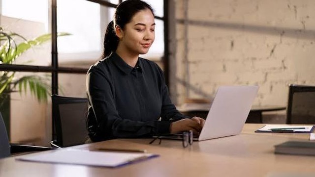 Nggak Perlu Gelar Sarjana, Ini 5 Pekerjaan Bergaji Fantastis