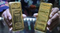 Harga Emas Antam Rekor, Tetap Beli atau Saatnya Jual?
