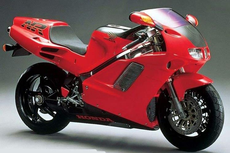 Motor Sport Ikon Honda dengan Kejutan Unik: 32 Klep di Mesinnya!