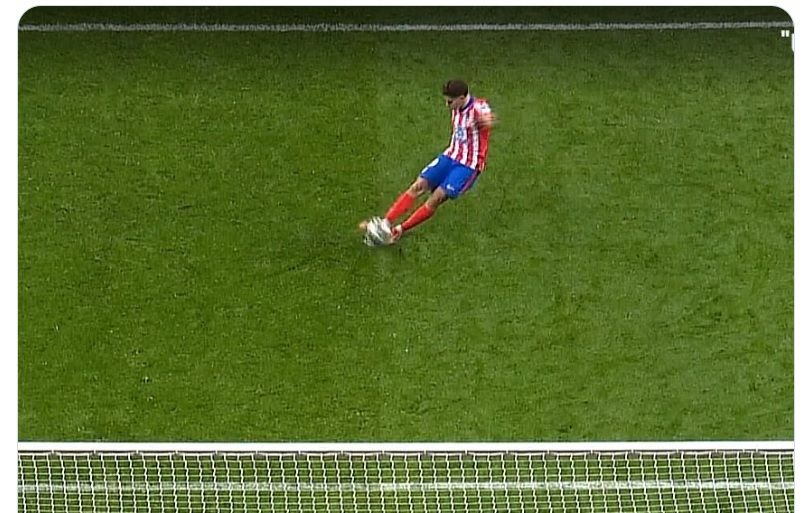 Kaki Kiri Melanggar Kaki Kanan: Rahasia di Balik Gol Julian Alvarez dalam Aduan Penalti Atletico Madrid vs Real Madrid yang Dibatalkan