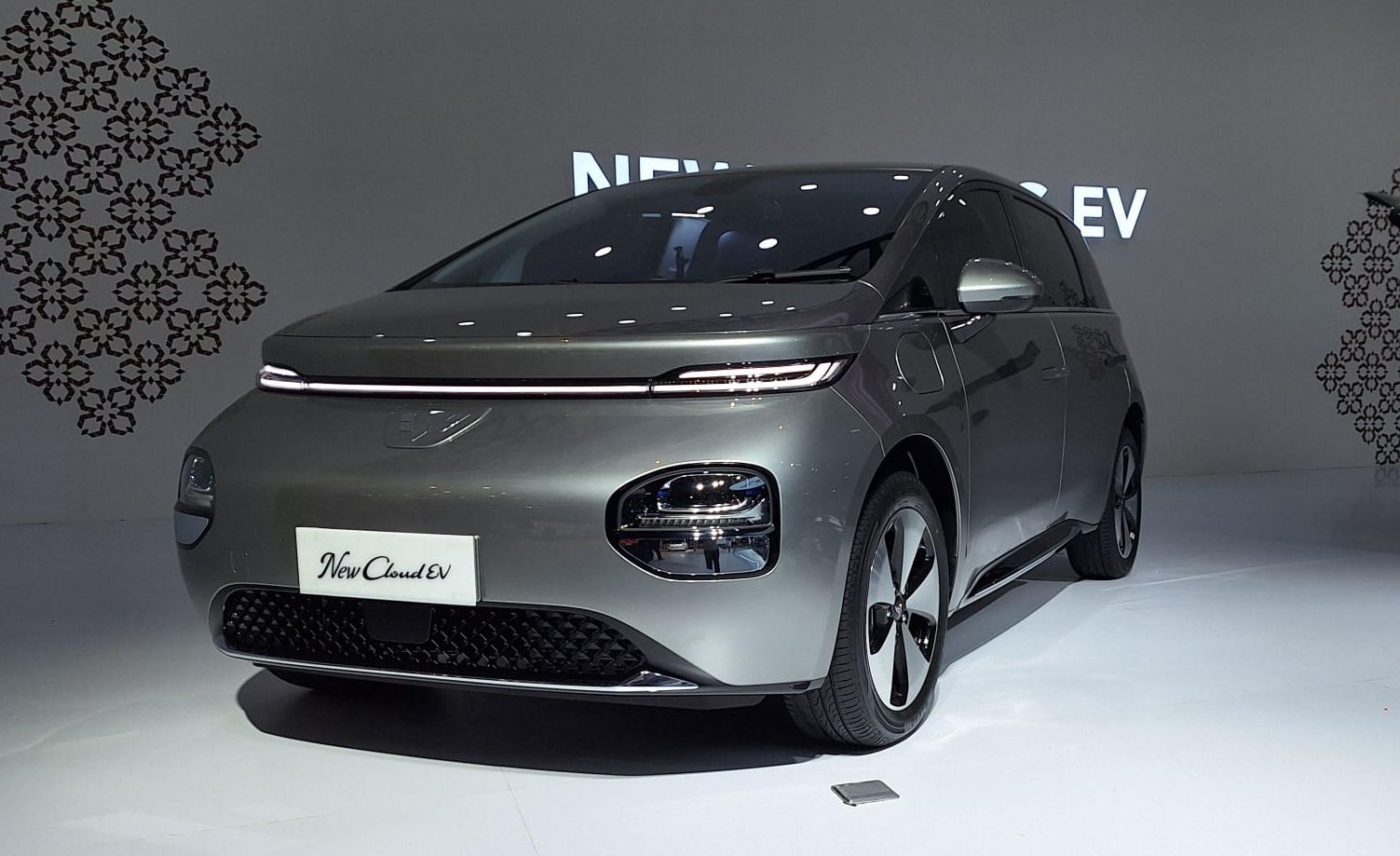 Fitur Rebatannya Pas untuk Bulan Puasa, Mobil Listrik Wuling Cloud EV Kini Semakin Terjangkau!