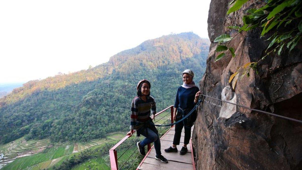 Berada di Kaki Gunung Merbabu: Temukan wahana ekstrem untuk memacu adrenalin Anda!