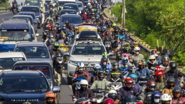 Prediksi Lebaran Idulfitri 1446 Hijriah: 31 Maret 2025 – Ketahui Jadwal Sibuknya Arus Mudik dan Balik