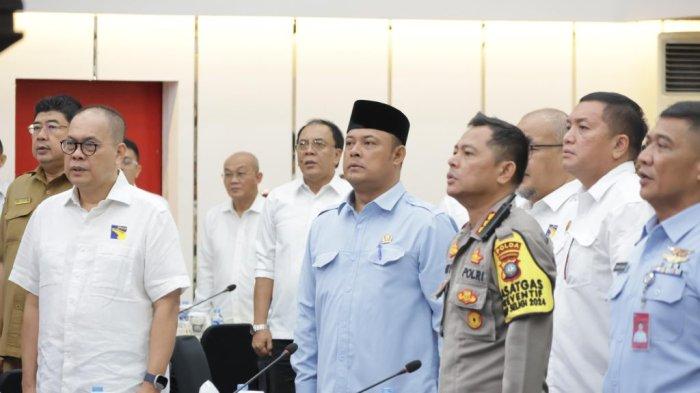 Begini Respon Warga Tanjung Uncang saat Ketua DPRD Kepri, Iman Sutiawan, Bagikan 2.400 Paket Sembako