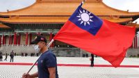 Taiwan Hentikan Visa untuk Penggemar Unifikasi China Taiwan Hentikan Visa untuk Penggemar Unifikasi China