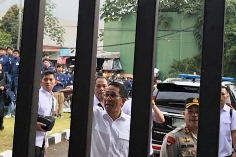 Demo Mahasiswa ke DPR Tentang RUU TNI: Bertemu dengan Menhum, Lalu Membubarkan Dirinya
