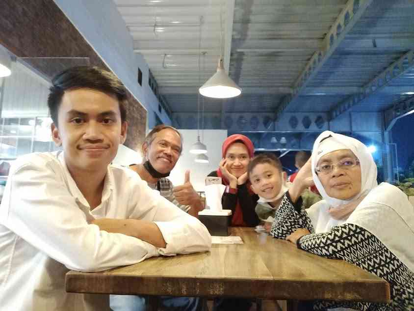 Kisah Ibuku dan Pelajaran Berharga yang Terus Saya Praktikkan Hingga Hari Ini