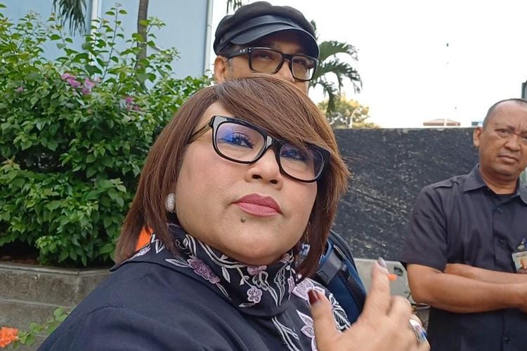 Tak Rela PHK Karyawan Meski Warung Sepi, Nunung: Tetap Ingin Lebaran