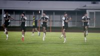 Timnas Indonesia Datang ke Australia, Fokus Latihan Kebugaran dan Dukungan dari Kluivert Timnas Indonesia Datang ke Australia, Fokus Latihan Kebugaran dan Dukungan dari Kluivert