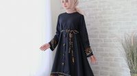 15 Desain Gamis Batik Kombinasi Polos Paling Trendy dan Elegan!
