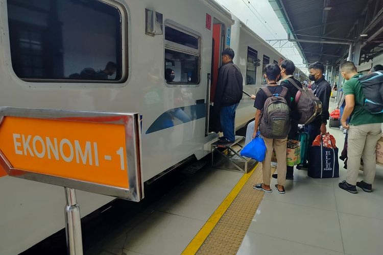 Siapkan Cutimu, Pemerintah Beri Diskon Tol hingga Tiket Pesawat untuk Nataru 2025, Diumumkan September