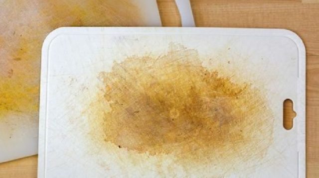 Cara Membersihkan Talenan Plastik dengan 3 Bahan Alami