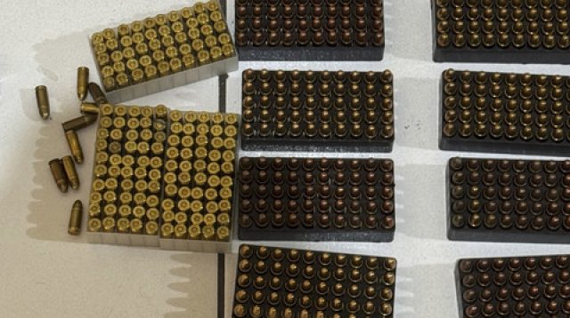 Mencari Pemilik Koper Berisi Senjata di Pasar Minggu Mencari Pemilik Koper Berisi Senjata di Pasar Minggu