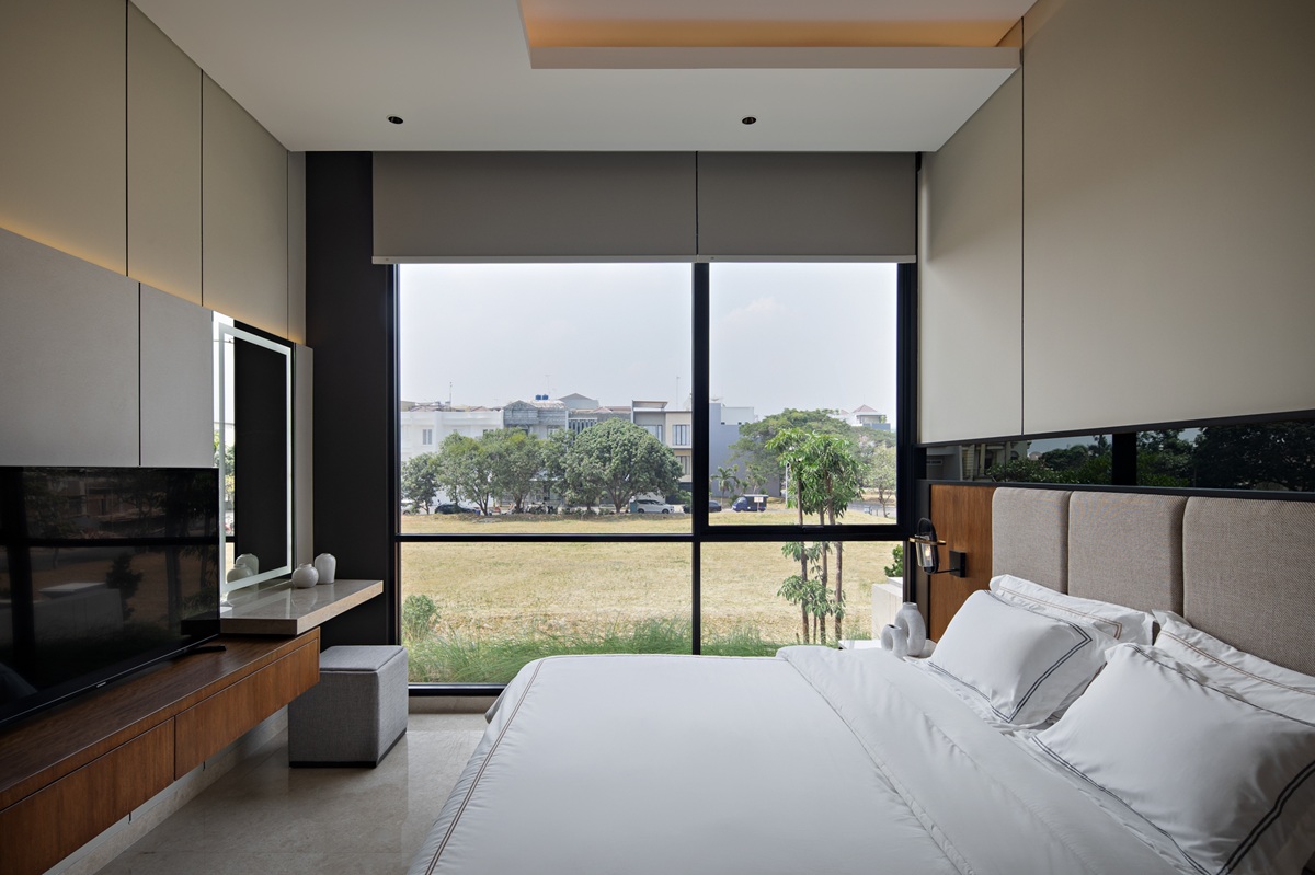 4 Desain Lemari Pakaian Ideal untuk Kamar Kecil!