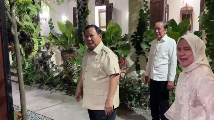 Momen Prabowo dan Jokowi Makan Bakmi Jowo di Solo, Duduk Bersama Gibran dan Menteri