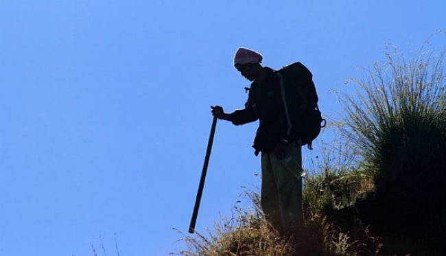 Kekuatan Emergency Kit dan Teknik Stop Saat Darurat di Gunung