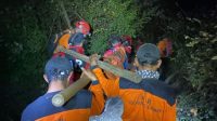 Tim SAR Evakuasi Pendaki Meninggal di Gunung Slamet